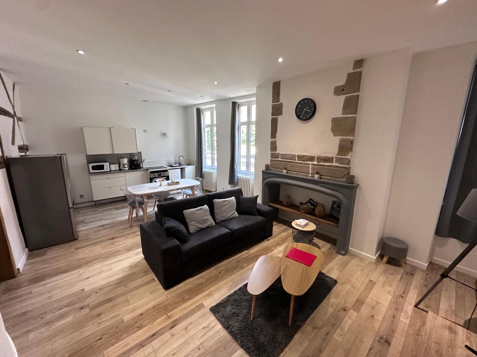 Bel Appartement En Coeur De Ville - 20 Minutes Du Pal ムーラン エクステリア 写真
