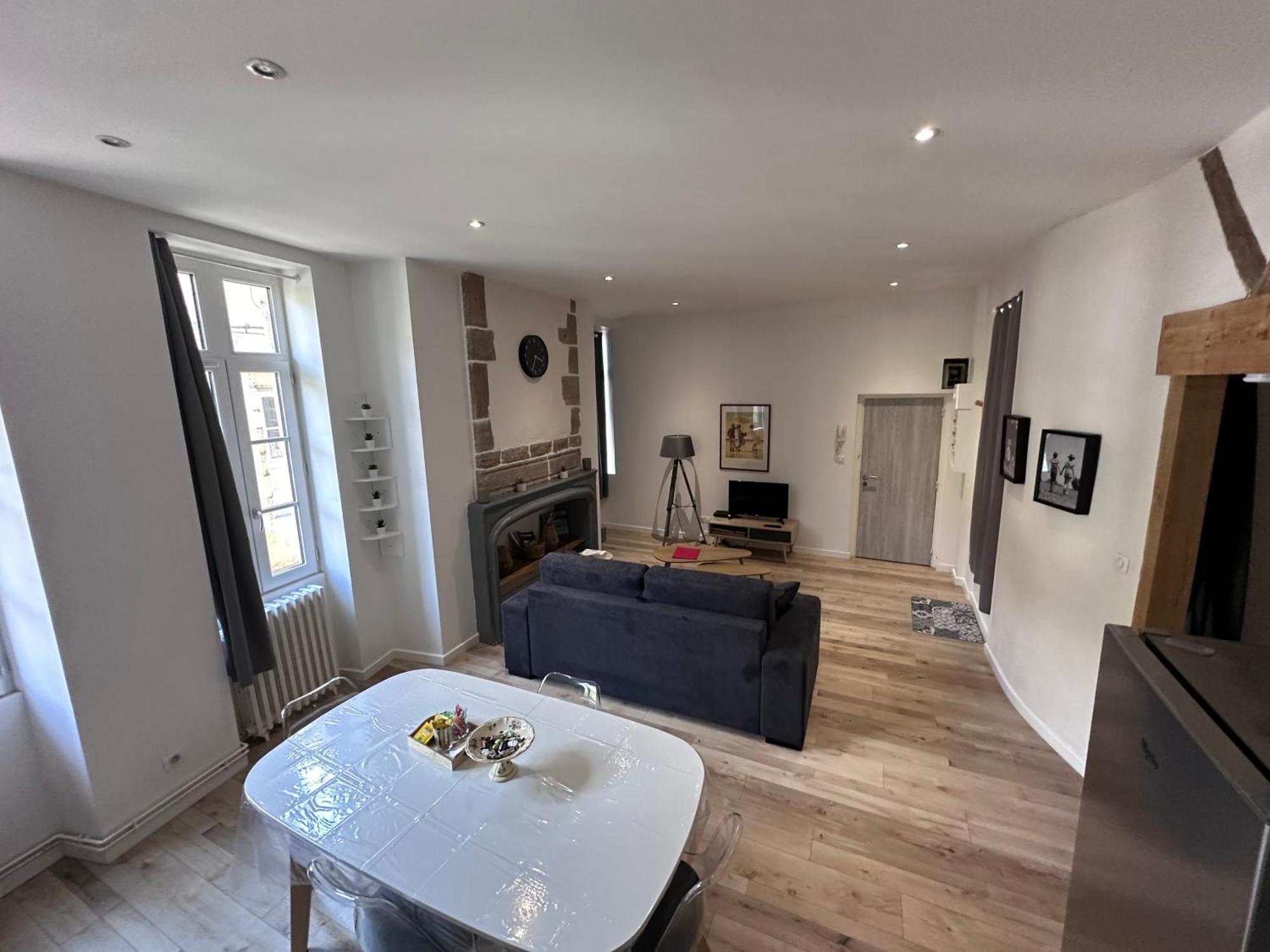 Bel Appartement En Coeur De Ville - 20 Minutes Du Pal ムーラン エクステリア 写真